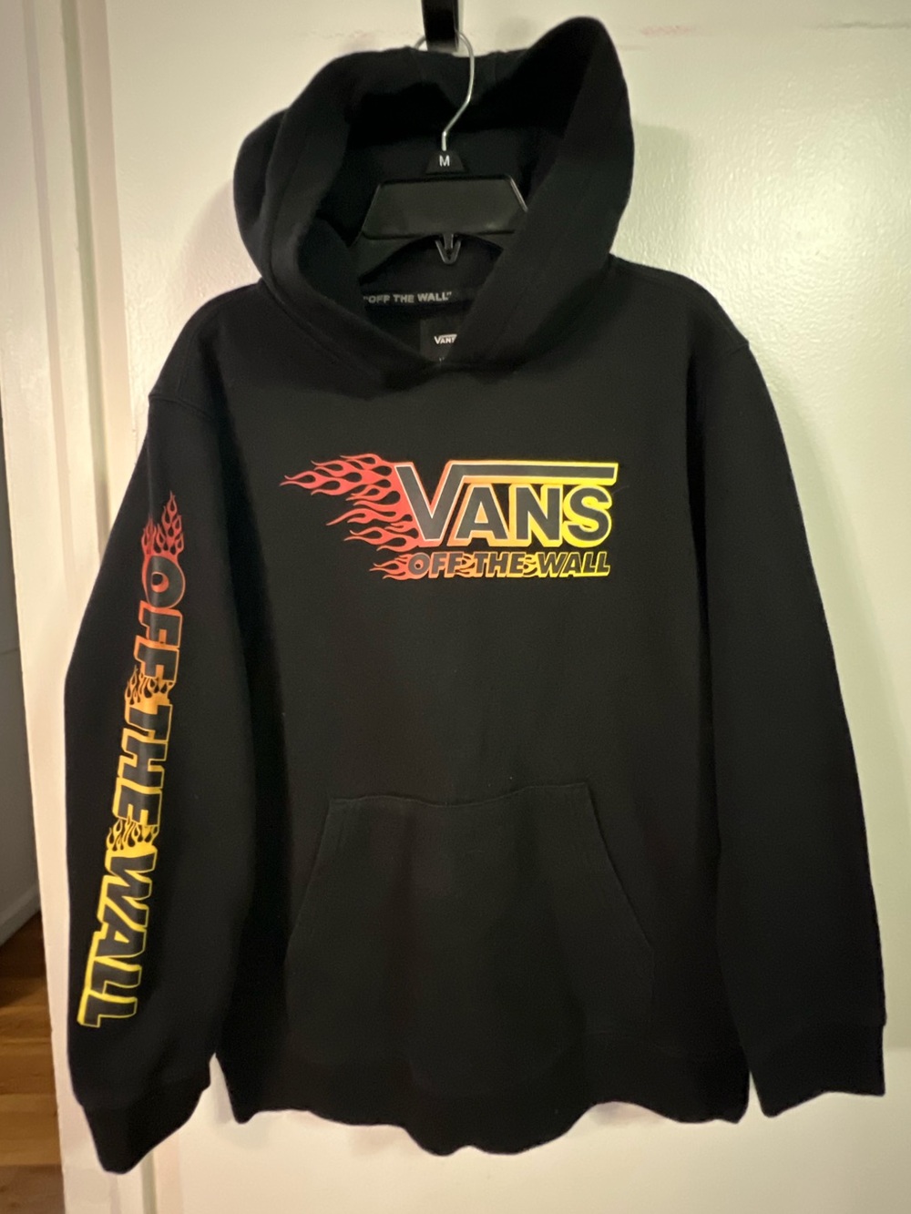 Vans Off The Wall hoodie Sweatshirt Kid’s Black Pullover w Colorful Flames desig